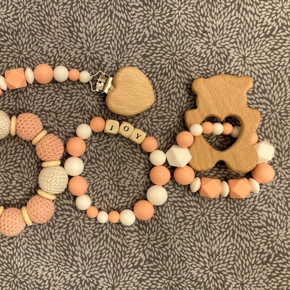 Silicone/Wood Pacifier Dummy Clip Teething Rings!!